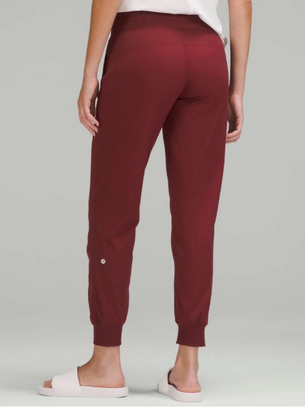 Lululemon Dance Studio Mid-Rise Jogger
Red Merlot size 4
